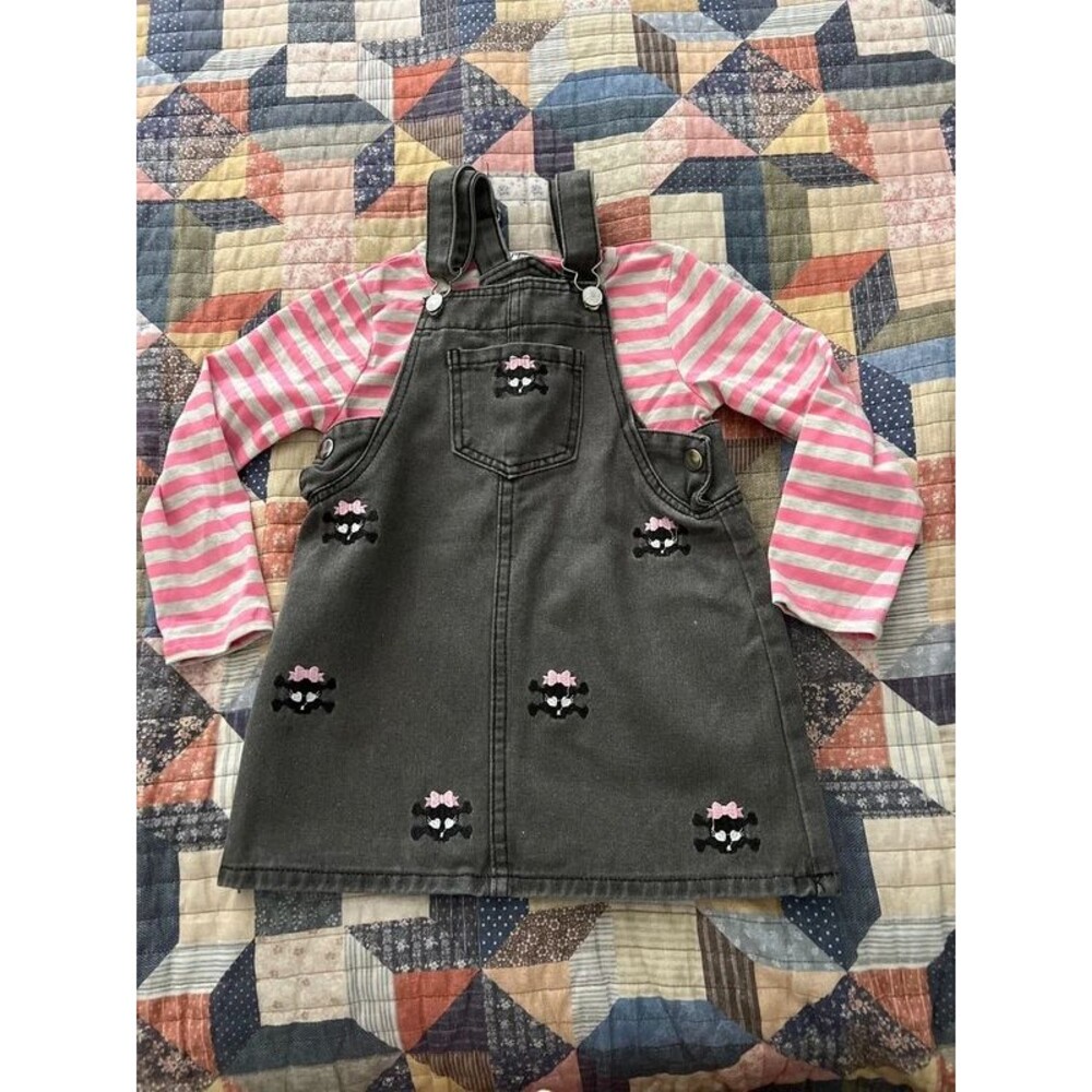Girls’ Gray Overall Dress with Skulls & Pink Bow Size 6 NWT